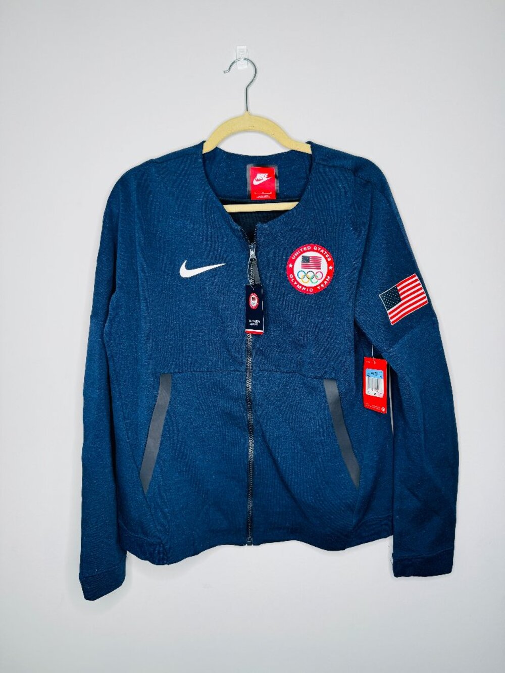 NWT Nike Full Zip Jacket Womens M Team USA Apparel 2016 Front Logo Graphic Large